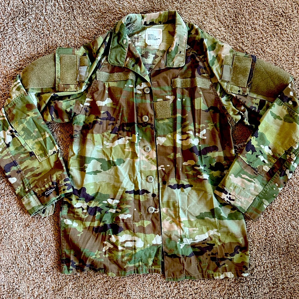Never Worn OCP Hot Weather Small Regular Top